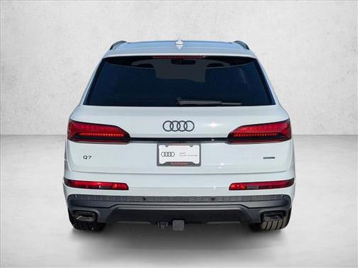 Glacier White Metallic 2026 Audi Q7 45 Premium