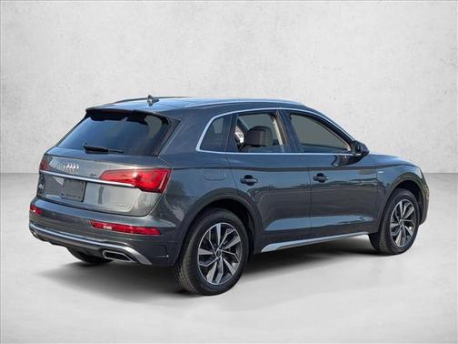 Daytona Gray Pearl Effect 2023 Audi Q5 45 S line Premium Plus