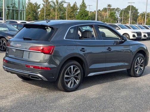 Daytona Gray Pearl Effect 2023 Audi Q5 45 S line Premium Plus