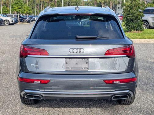 Daytona Gray Pearl Effect 2023 Audi Q5 45 S line Premium Plus