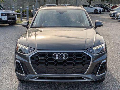 Daytona Gray Pearl Effect 2023 Audi Q5 45 S line Premium Plus