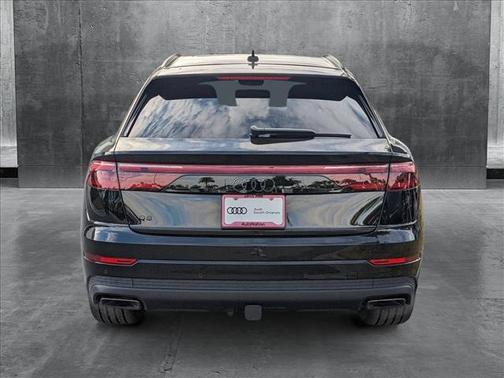 2025 Audi Q8 55 Premium