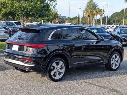 2025 Audi Q5 Premium Plus