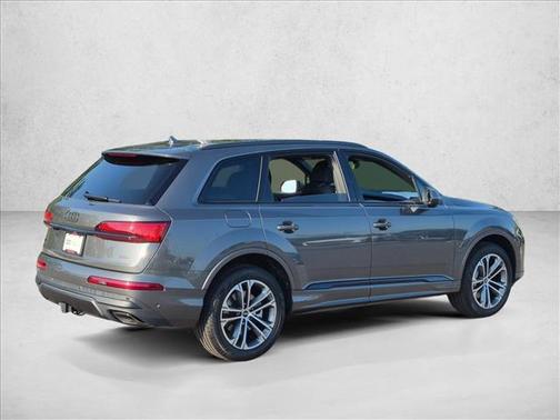 Samurai Gray Metallic 2026 Audi Q7 45 Premium