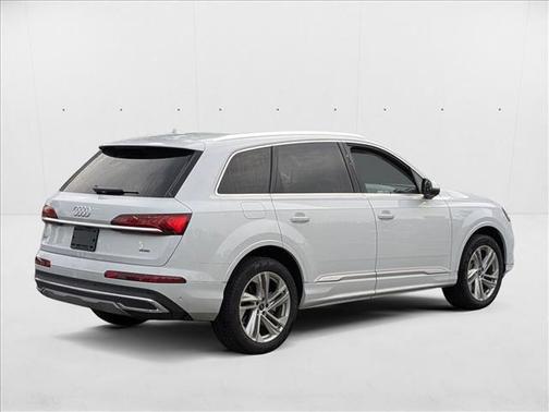 2023 Audi Q7 55 Premium Plus