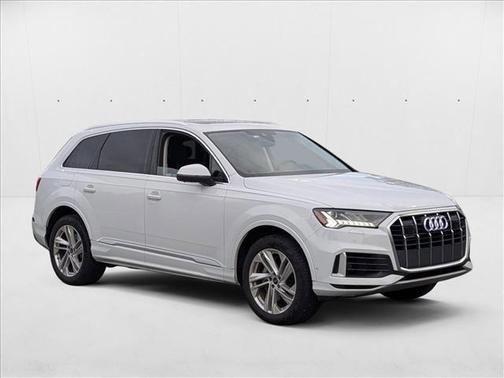 2023 Audi Q7 55 Premium Plus