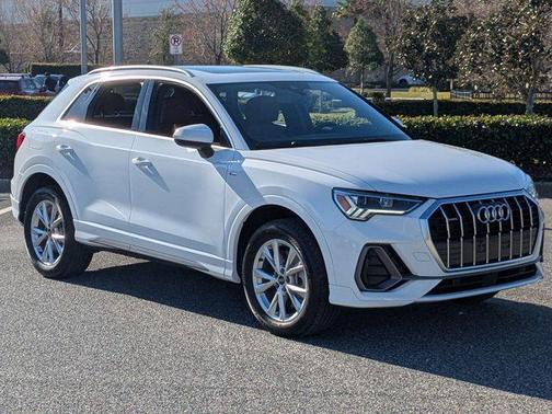 2025 Audi Q3 Premium 45 TFSI S line quattro Tiptronic