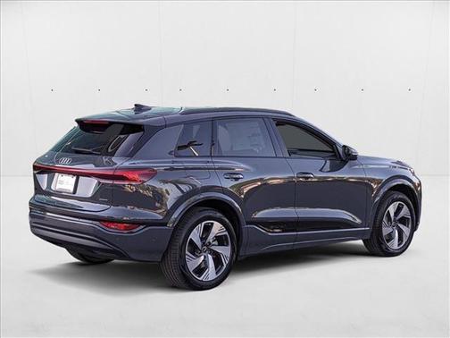 2025 Audi Q6 e-tron Premium Plus quattro