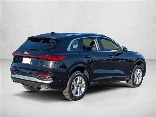 Mythos Black Metallic 2026 Audi Q5 Premium TFSI quattro S tronic