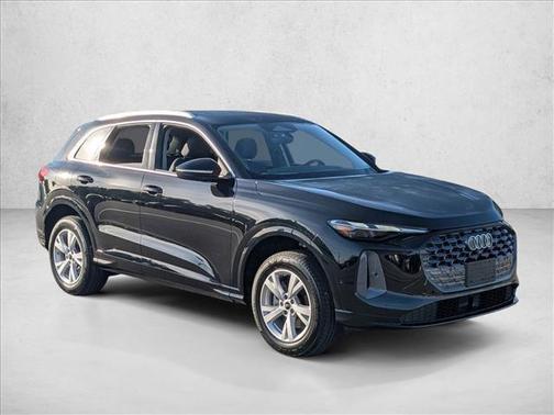 Mythos Black Metallic 2026 Audi Q5 Premium TFSI quattro S tronic