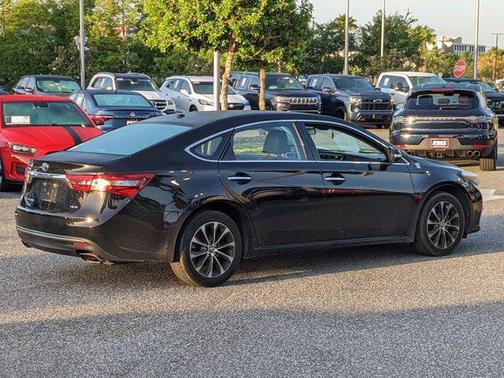 2017 Toyota Avalon XLE