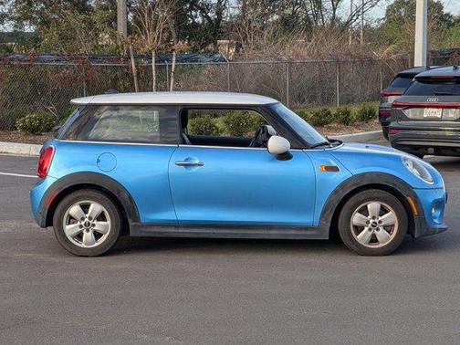 2017 MINI Hardtop Cooper
