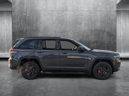 2022 Jeep Grand Cherokee Altitude