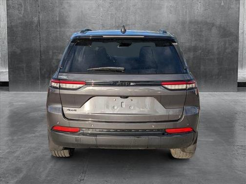 2022 Jeep Grand Cherokee Altitude