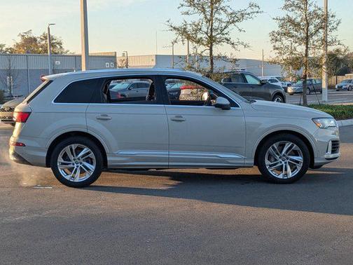 2020 Audi Q7 55 Prestige
