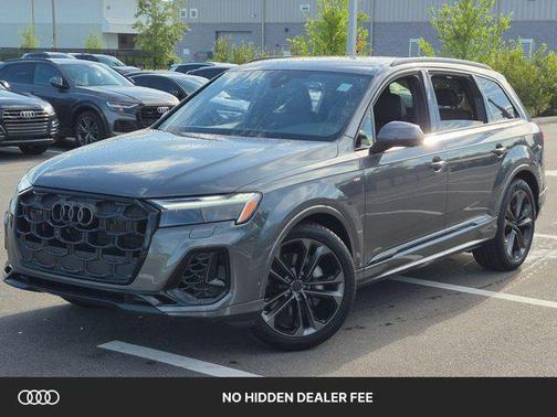Daytona Gray Pearl Effect 2026 Audi Q7 55 Premium Plus