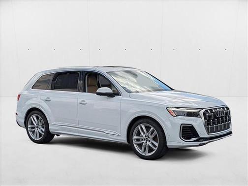 Glacier White Metallic 2025 Audi Q7 55 Premium Plus