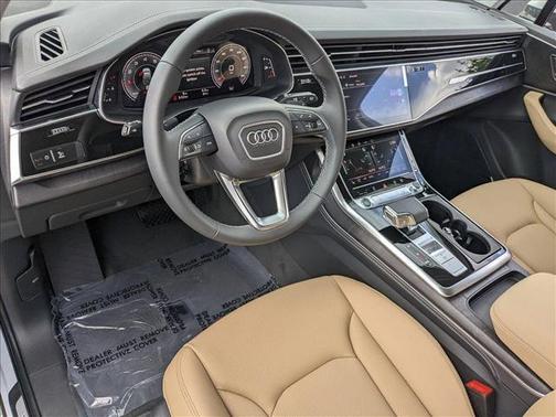 2025 Audi Q7 55 Premium Plus