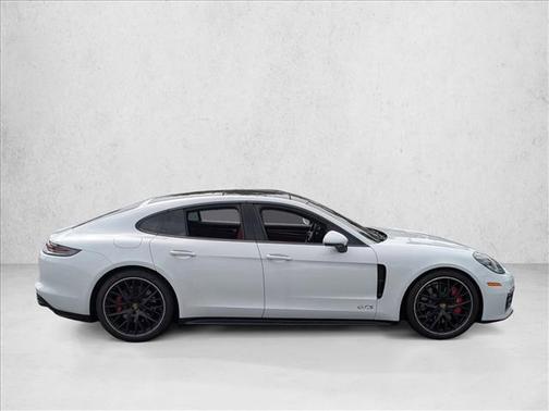 2020 Porsche Panamera GTS