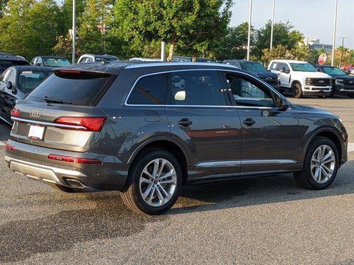 2025 Audi Q7 45 Premium