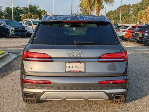 2025 Audi Q7 45 Premium
