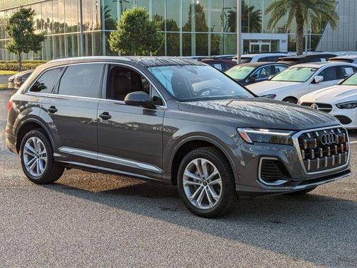 2025 Audi Q7 45 Premium