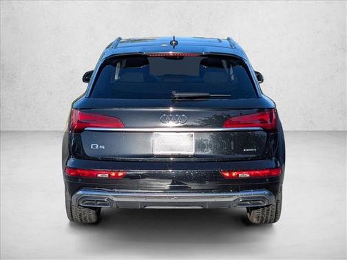2023 Audi Q5 45 S line Prestige