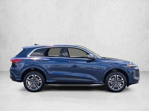 Navarra Blue Metallic 2025 Audi Q5 Premium TFSI quattro S tronic