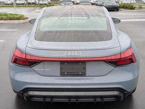 Kemora Gray Metallic 2023 Audi e-tron GT Premium Plus quattro