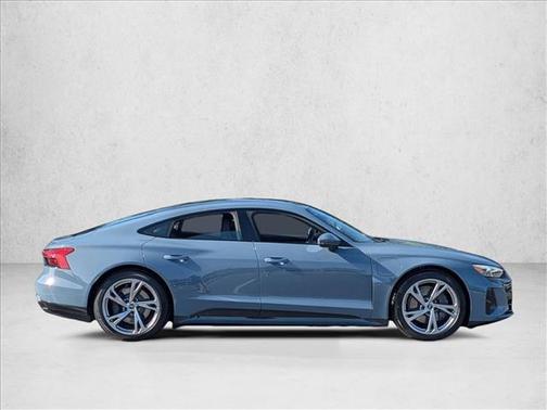 Kemora Gray Metallic 2023 Audi e-tron GT Premium Plus quattro