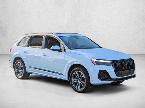 Glacier White Metallic 2026 Audi Q7 45 Premium