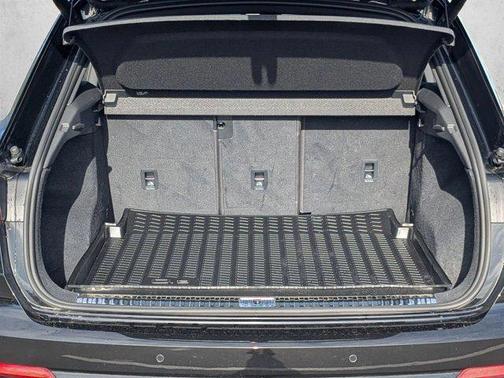 Mythos Black Metallic 2023 Audi Q3 45 S line Premium Plus