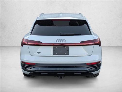 Glacier White Metallic 2024 Audi Q8 e-tron Premium Plus