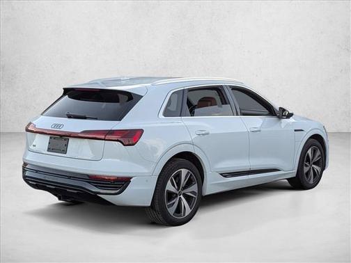 Glacier White Metallic 2024 Audi Q8 e-tron Premium Plus