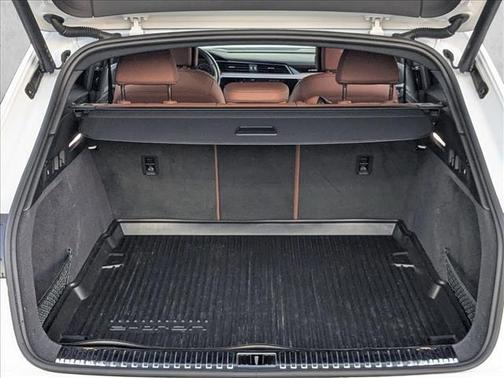 Glacier White Metallic 2024 Audi Q8 e-tron Premium Plus