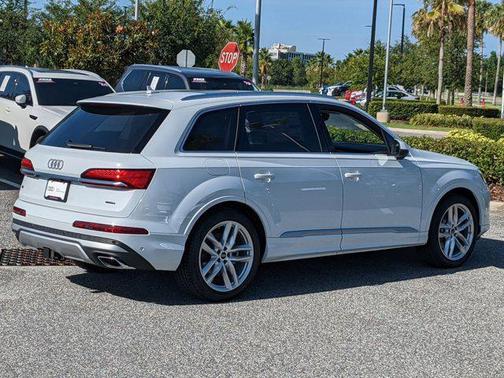2025 Audi Q7 55 Premium Plus