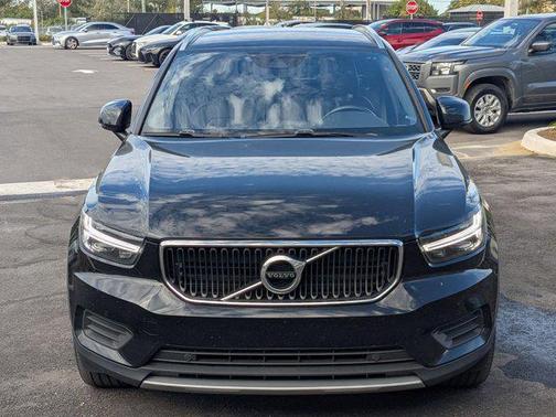 2020 Volvo XC40 T4 Momentum