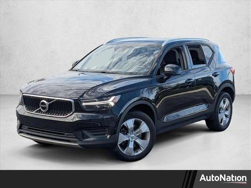 2020 Volvo XC40 T4 Momentum