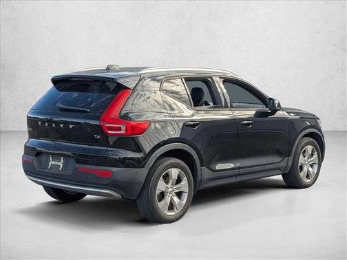 2020 Volvo XC40 T4 Momentum