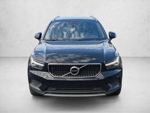 2020 Volvo XC40 T4 Momentum