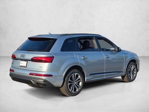 Satellite Silver Metallic 2026 Audi Q7 45 Premium