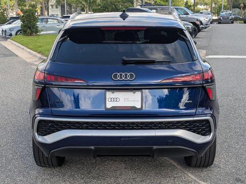 Navarra Blue Metallic 2026 Audi Q3 TFSI quattro S tronic