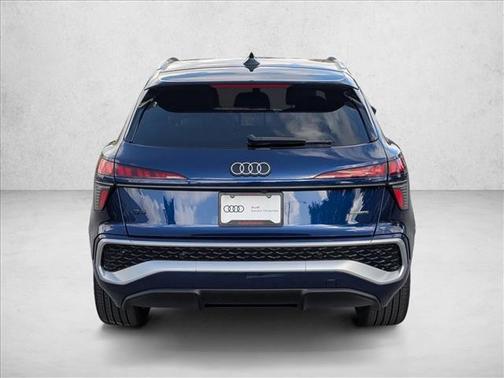 Navarra Blue Metallic 2026 Audi Q3 TFSI quattro S tronic