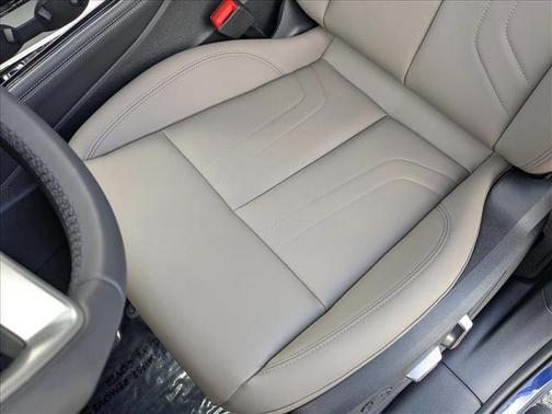 Navarra Blue Metallic 2026 Audi Q3 TFSI quattro S tronic