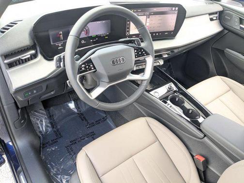 Navarra Blue Metallic 2026 Audi Q3 TFSI quattro S tronic