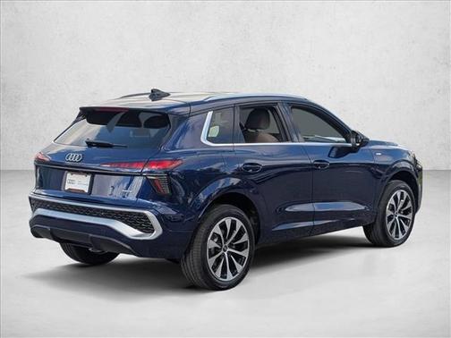 Navarra Blue Metallic 2026 Audi Q3 TFSI quattro S tronic