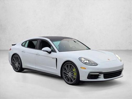 2018 Porsche Panamera 4