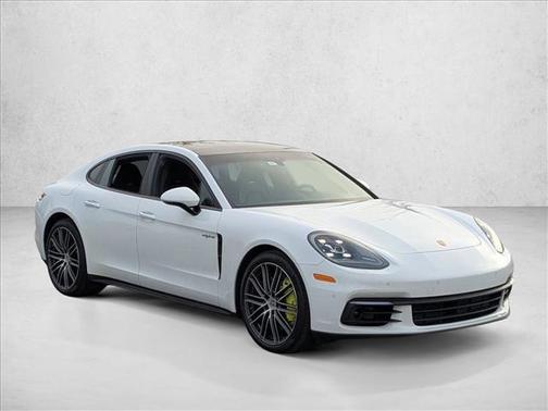 2018 Porsche Panamera 4