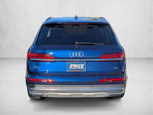 2022 Audi Q7 45 Premium