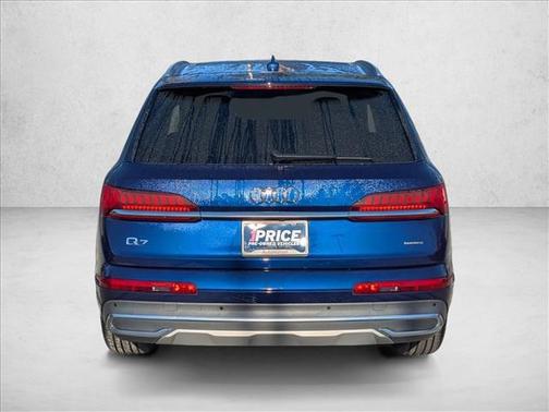 2022 Audi Q7 45 Premium